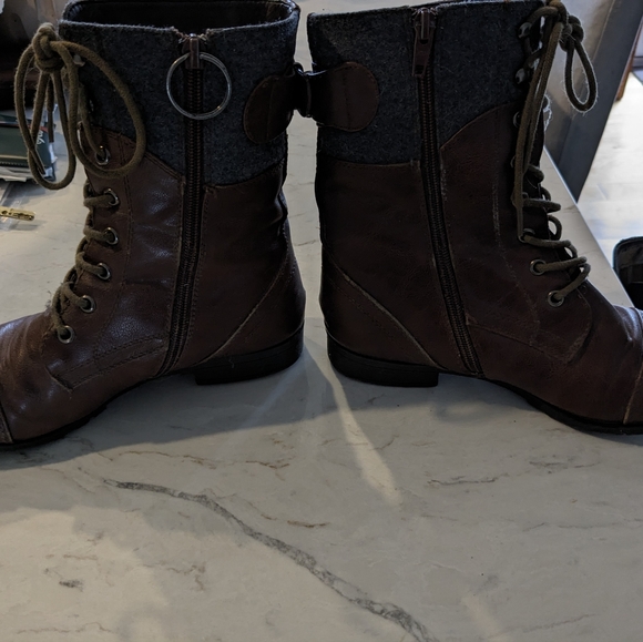 Brown Combat Style Fall Boots - Picture 2 of 6
